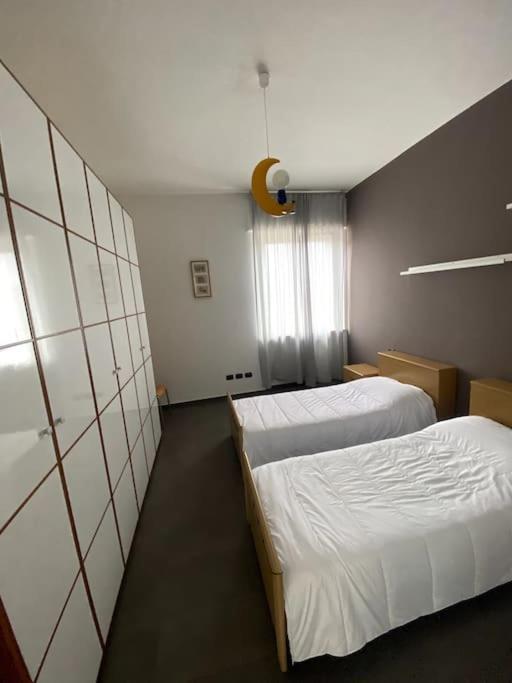 Nice House Luminoso Con Terrazzo Gallarate Bagian luar foto