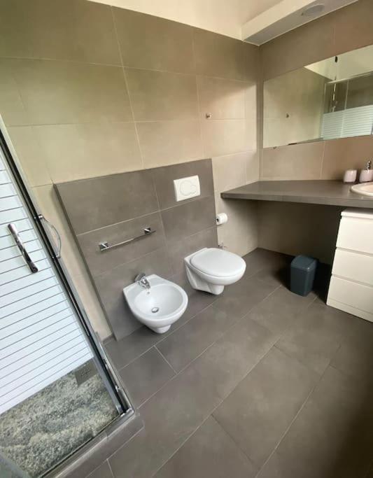 Nice House Luminoso Con Terrazzo Gallarate Bagian luar foto