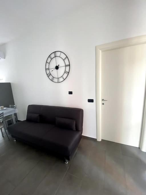 Nice House Luminoso Con Terrazzo Gallarate Bagian luar foto